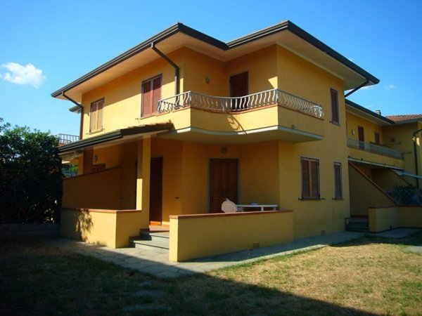 casa indipendente in affitto a Pietrasanta in zona Castello