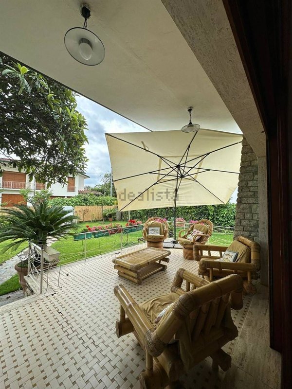 casa indipendente in affitto a Pietrasanta in zona Vignone