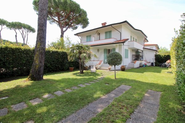 casa indipendente in affitto a Pietrasanta in zona Marina di Pietrasanta