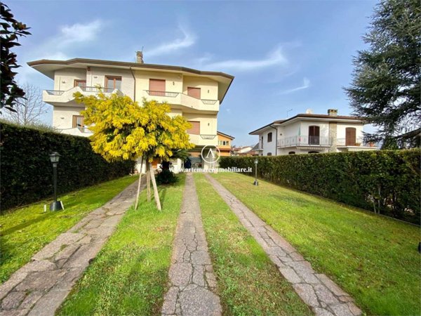 casa indipendente in affitto a Pietrasanta in zona Marina di Pietrasanta