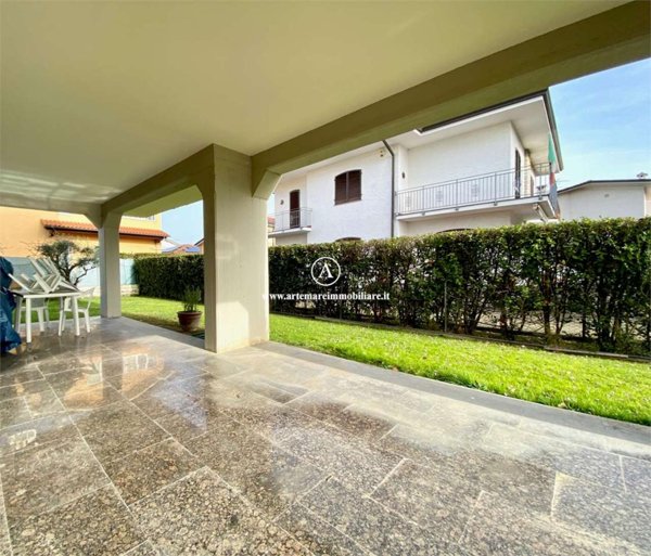 casa indipendente in affitto a Pietrasanta in zona Marina di Pietrasanta
