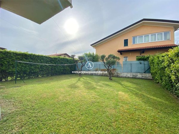 casa indipendente in affitto a Pietrasanta in zona Marina di Pietrasanta