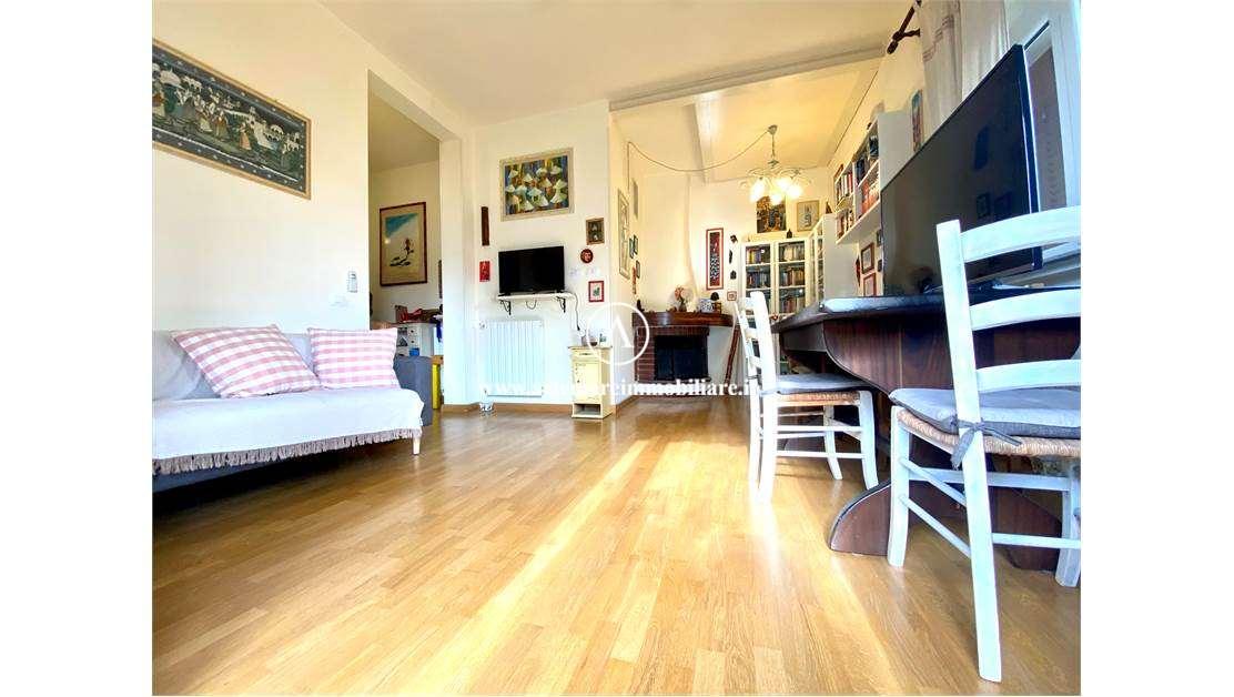 casa indipendente in affitto a Pietrasanta in zona Traversagna