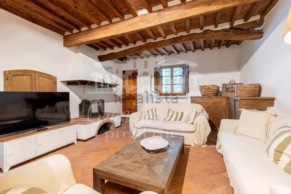 casa indipendente in affitto a Pietrasanta in zona Castello