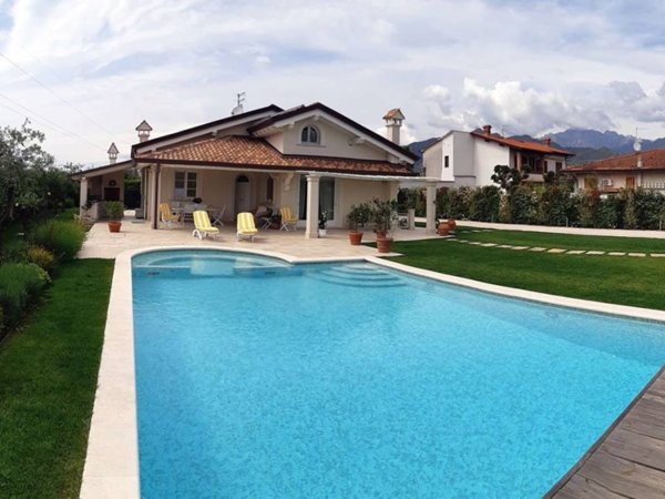 casa indipendente in affitto a Pietrasanta