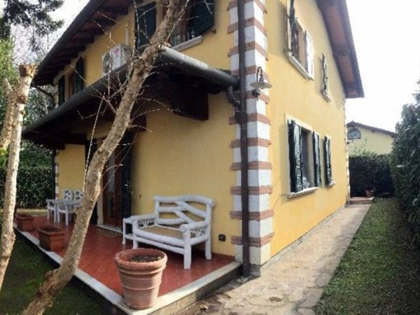 casa indipendente in affitto a Pietrasanta in zona Marina di Pietrasanta