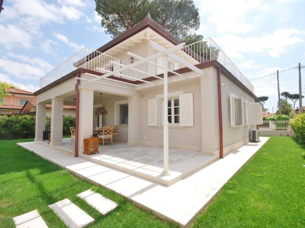 casa indipendente in affitto a Pietrasanta in zona Tonfano