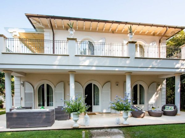 casa indipendente in affitto a Pietrasanta in zona Marina di Pietrasanta