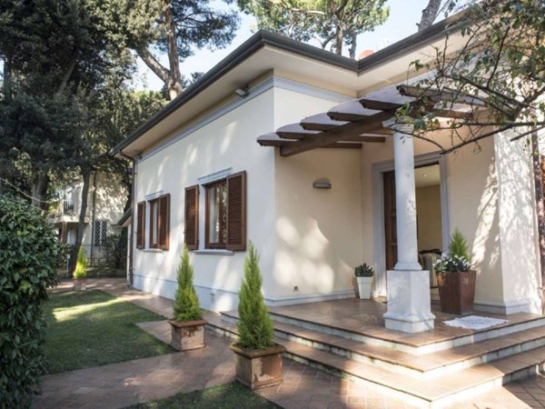casa indipendente in affitto a Pietrasanta in zona Focette
