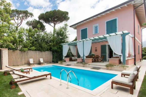 casa indipendente in affitto a Pietrasanta in zona Fiumetto