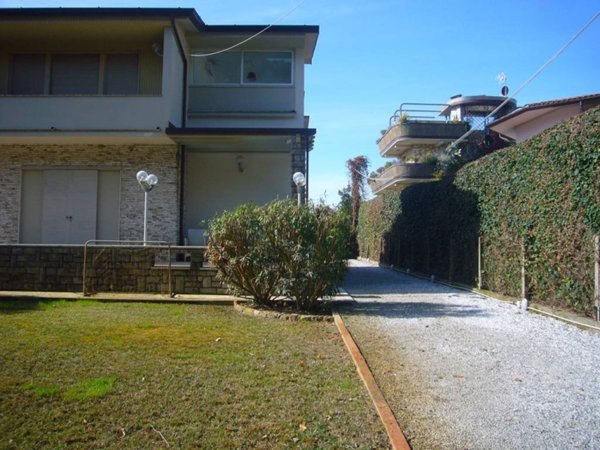 casa indipendente in affitto a Pietrasanta in zona Marina di Pietrasanta