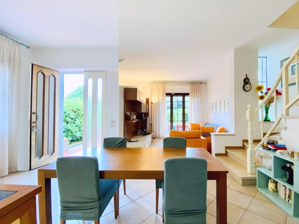 casa indipendente in affitto a Pietrasanta in zona Fiumetto
