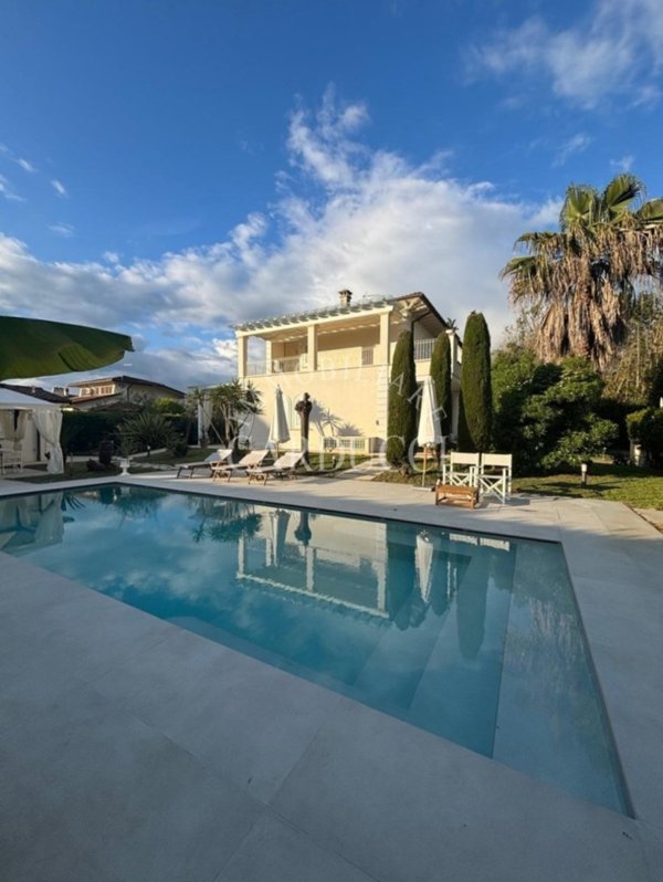 casa indipendente in affitto a Pietrasanta in zona Marina di Pietrasanta