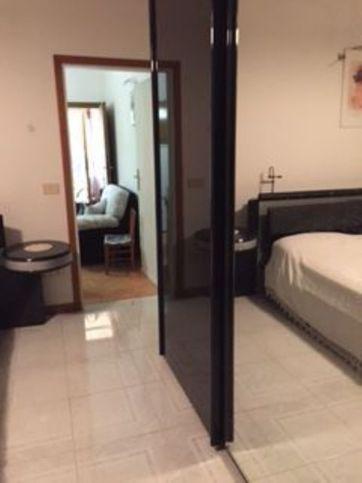 negozio in affitto a Pietrasanta in zona Strettoia