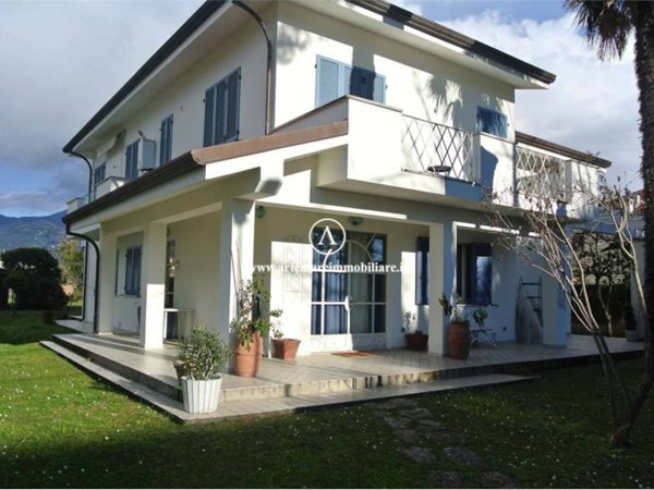 appartamento in affitto a Pietrasanta in zona Marina di Pietrasanta