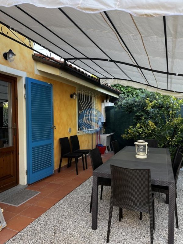 casa indipendente in affitto a Pietrasanta in zona Fiumetto