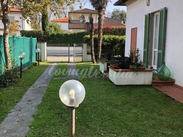 casa indipendente in affitto a Pietrasanta in zona Fiumetto