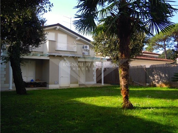 casa indipendente in affitto a Pietrasanta in zona Marina di Pietrasanta