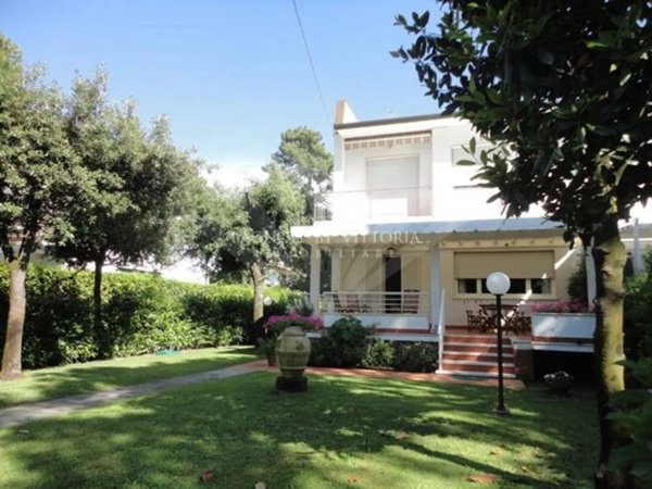 casa indipendente in affitto a Pietrasanta