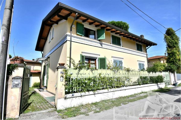 casa indipendente in affitto a Pietrasanta in zona Marina di Pietrasanta