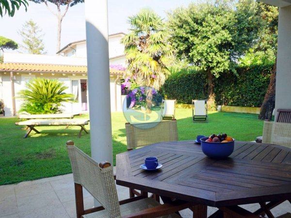 casa indipendente in affitto a Pietrasanta in zona Marina di Pietrasanta