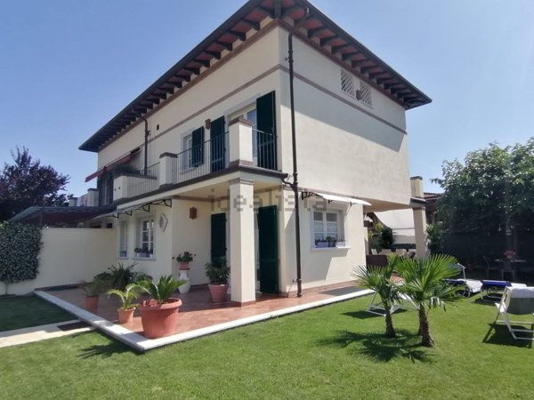 casa indipendente in affitto a Pietrasanta