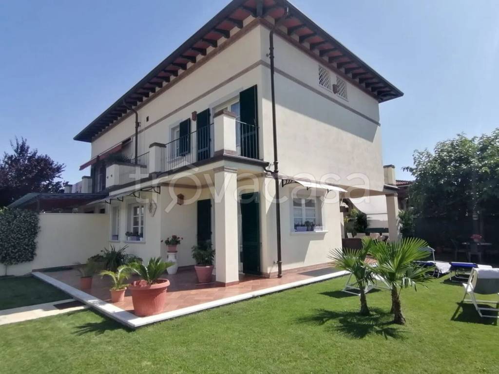 casa indipendente in affitto a Pietrasanta