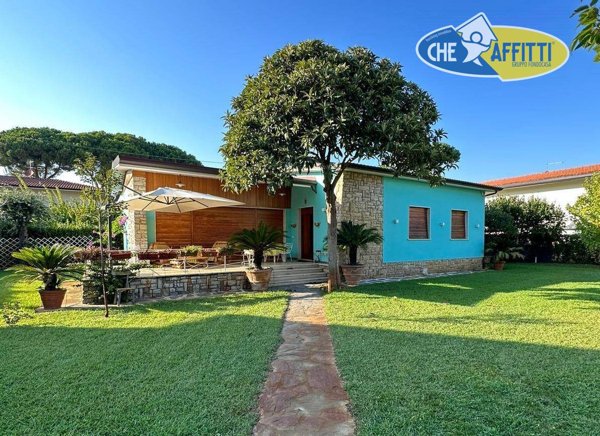 casa indipendente in affitto a Pietrasanta in zona Tonfano