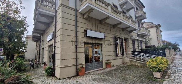 ufficio in affitto a Pietrasanta in zona Tonfano