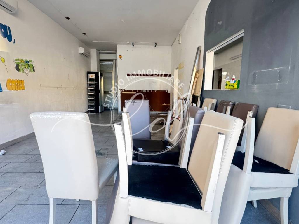 locale commerciale in affitto a Pietrasanta