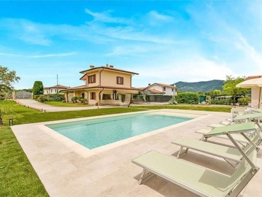 casa indipendente in affitto a Pietrasanta in zona Focette