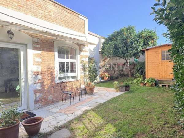 casa indipendente in affitto a Pietrasanta