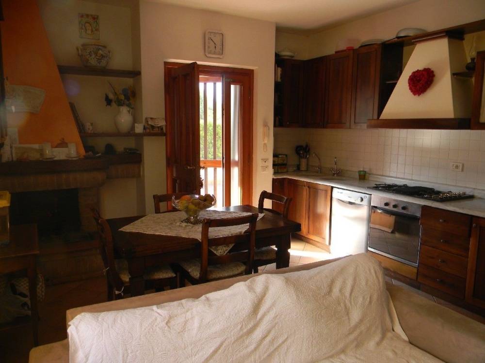 appartamento in affitto a Pietrasanta in zona Vignone