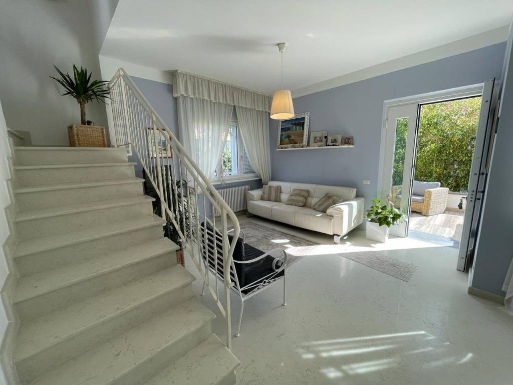 casa indipendente in affitto a Pietrasanta in zona Vignone