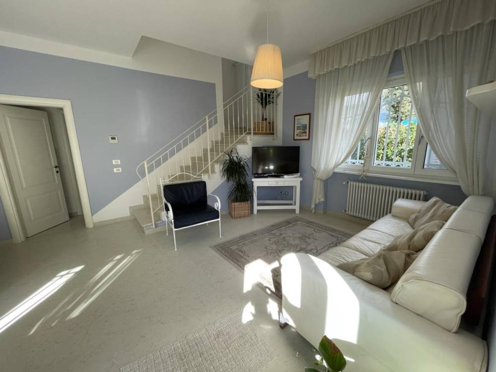 casa indipendente in affitto a Pietrasanta in zona Vignone