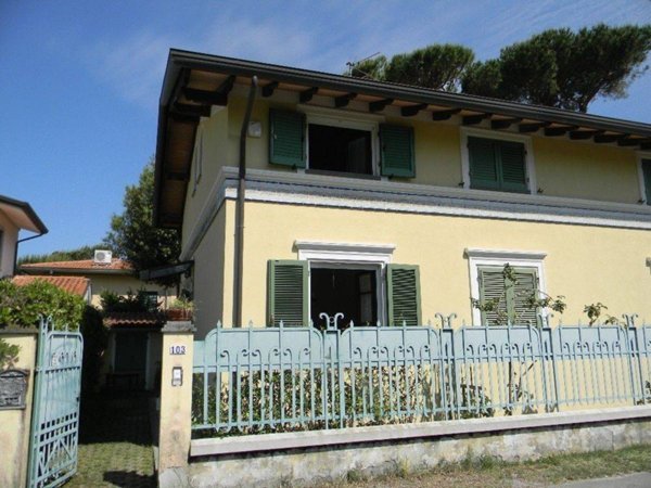 casa indipendente in affitto a Pietrasanta in zona Marina di Pietrasanta