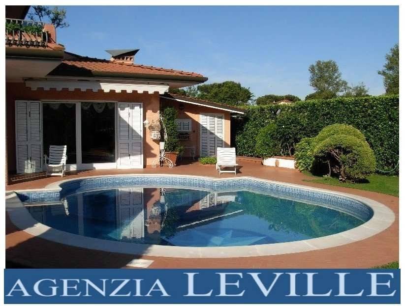 casa indipendente in affitto a Pietrasanta in zona Marina di Pietrasanta