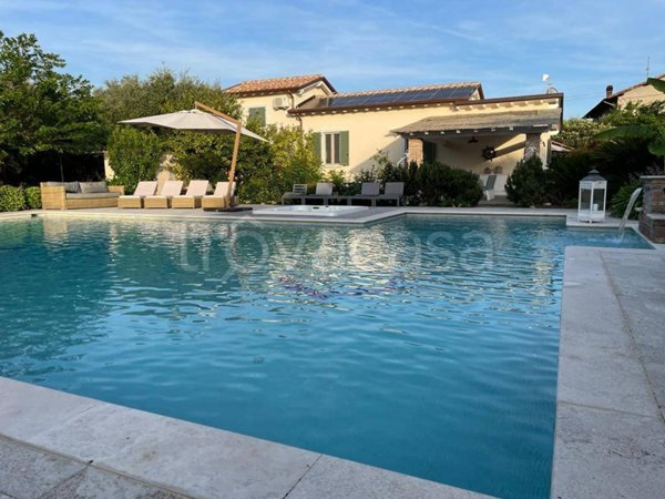 casa indipendente in affitto a Pietrasanta in zona Crociale