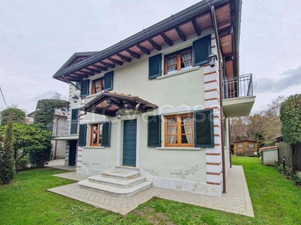 casa indipendente in affitto a Pietrasanta in zona Marina di Pietrasanta