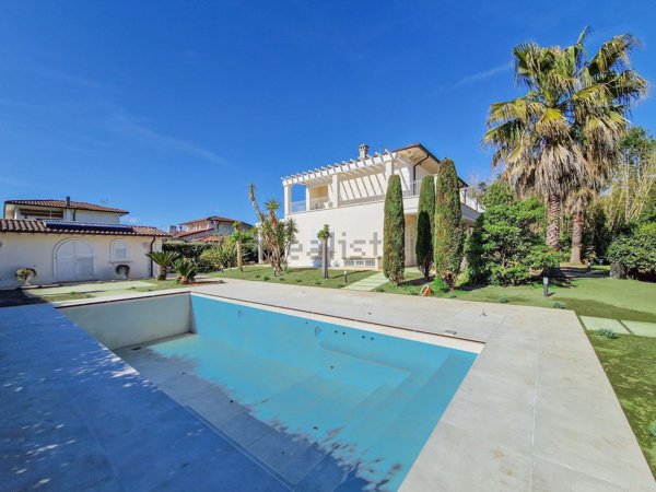 casa indipendente in affitto a Pietrasanta in zona Tonfano