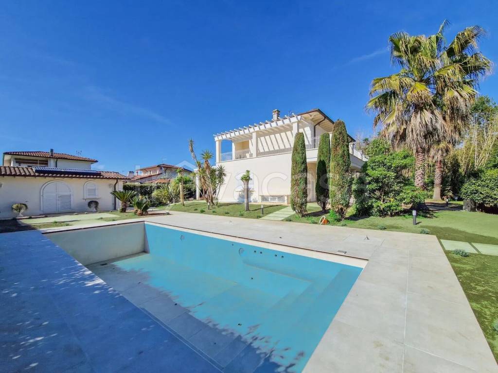 casa indipendente in affitto a Pietrasanta in zona Fiumetto