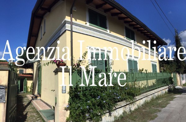 casa indipendente in affitto a Pietrasanta in zona Fiumetto