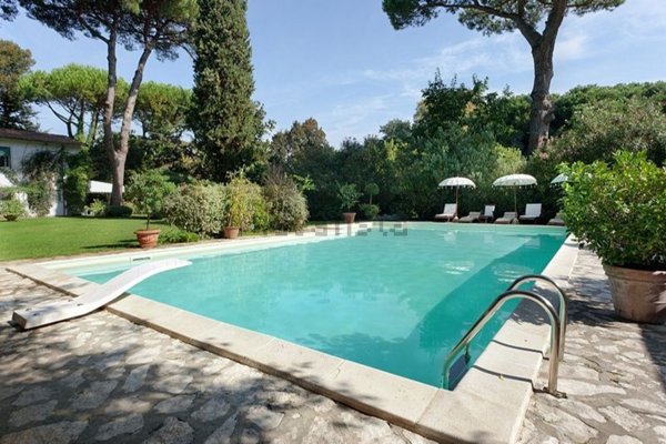 casa indipendente in affitto a Pietrasanta in zona Motrone