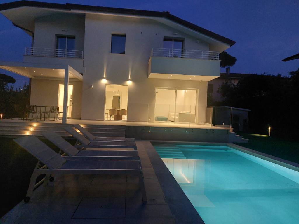 casa indipendente in affitto a Pietrasanta in zona Marina di Pietrasanta