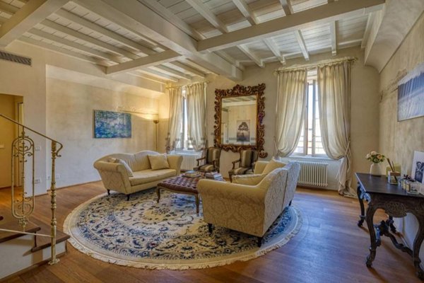 appartamento in affitto a Pietrasanta