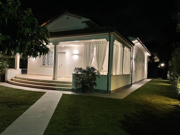 casa indipendente in affitto a Pietrasanta in zona Focette