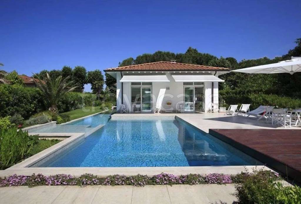 casa indipendente in affitto a Pietrasanta in zona Marina di Pietrasanta