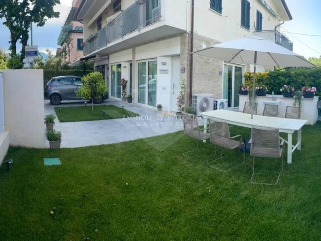 appartamento in affitto a Pietrasanta in zona Fiumetto