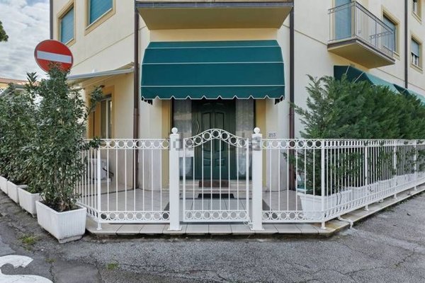 appartamento in affitto a Pietrasanta in zona Tonfano