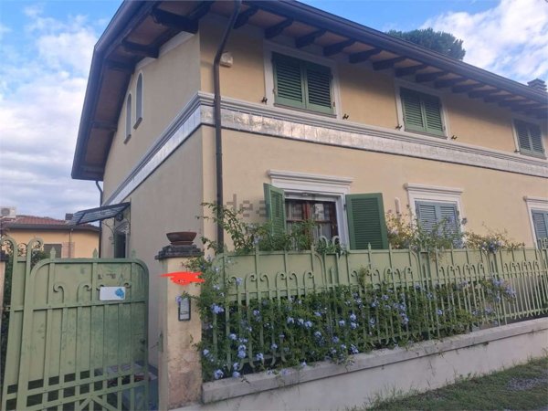casa indipendente in affitto a Pietrasanta in zona Tonfano